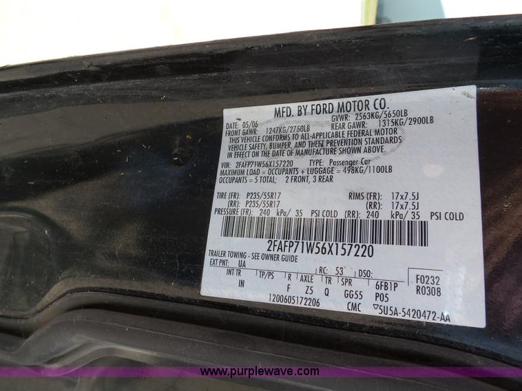 image for item J4864 2006 Ford Crown Victoria Police Interceptor