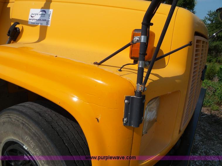 image for item J4887 1997 Chevrolet Blue Bird school bus