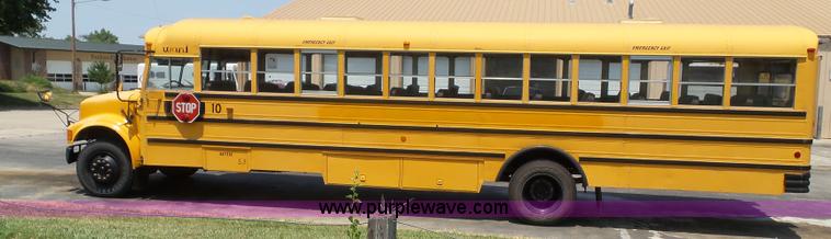 image for item J4889 1992 International 3800 school bus
