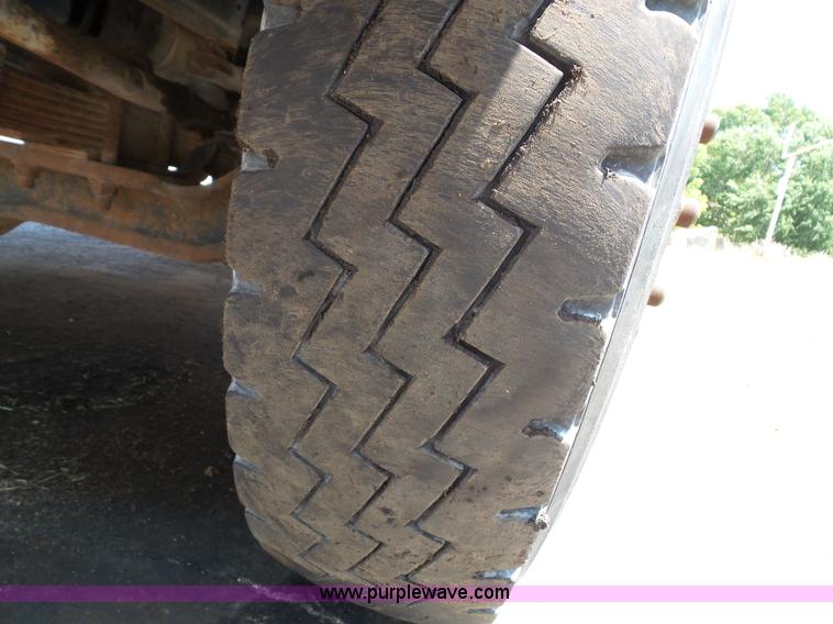 image for item J4889 1992 International 3800 school bus