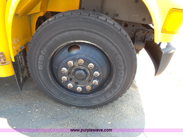 image for item J4889 1992 International 3800 school bus