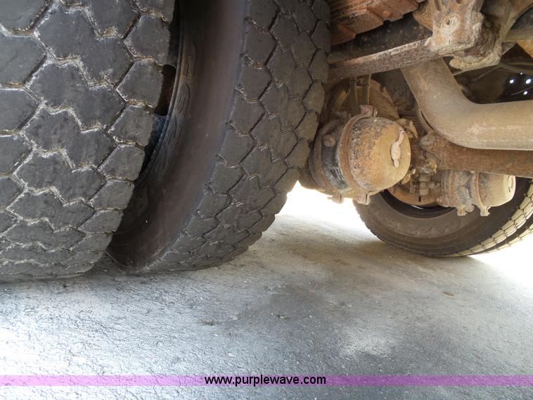 image for item J4889 1992 International 3800 school bus