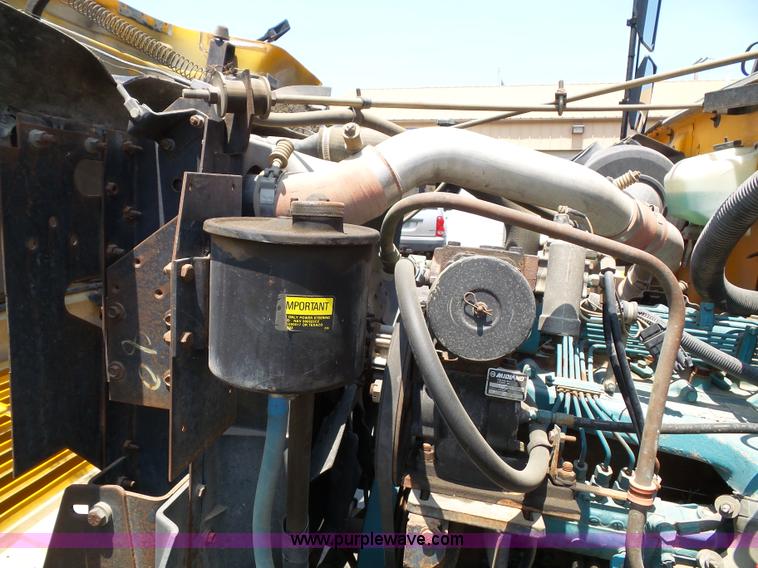 image for item J4889 1992 International 3800 school bus