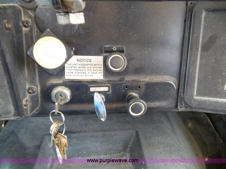 image for item J4889 1992 International 3800 school bus