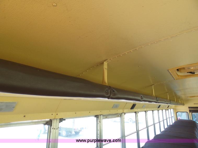 image for item J4889 1992 International 3800 school bus