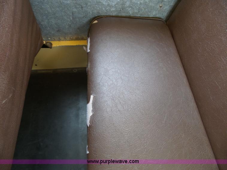 image for item J4889 1992 International 3800 school bus