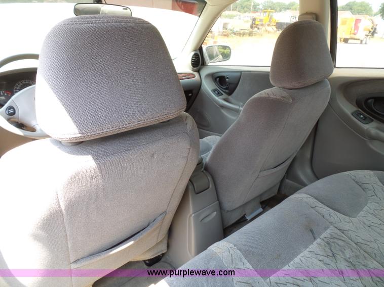 image for item J4901 2002 Chevrolet Malibu LS