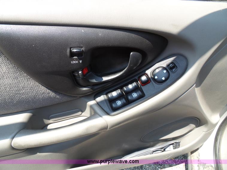 image for item J4901 2002 Chevrolet Malibu LS