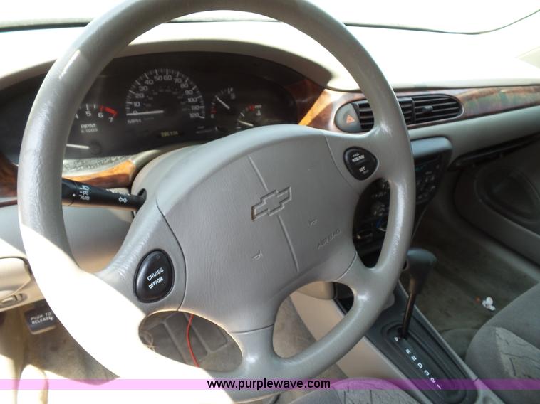 image for item J4901 2002 Chevrolet Malibu LS