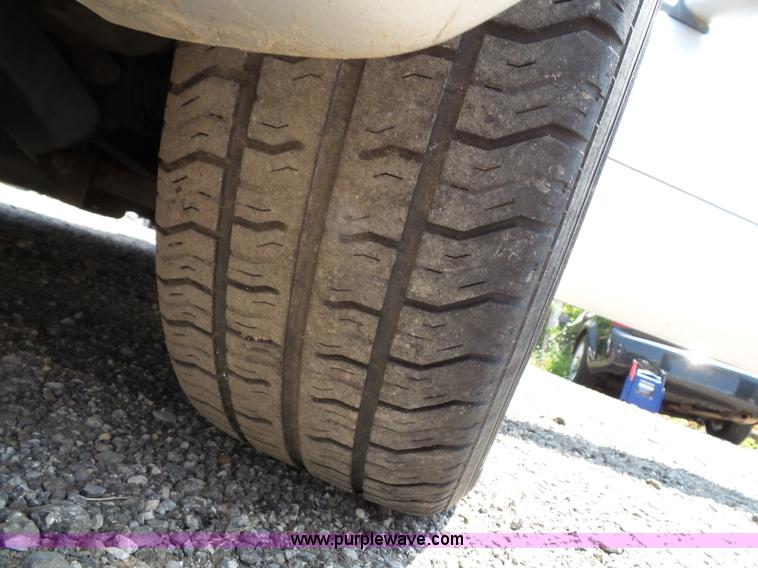 image for item J4901 2002 Chevrolet Malibu LS