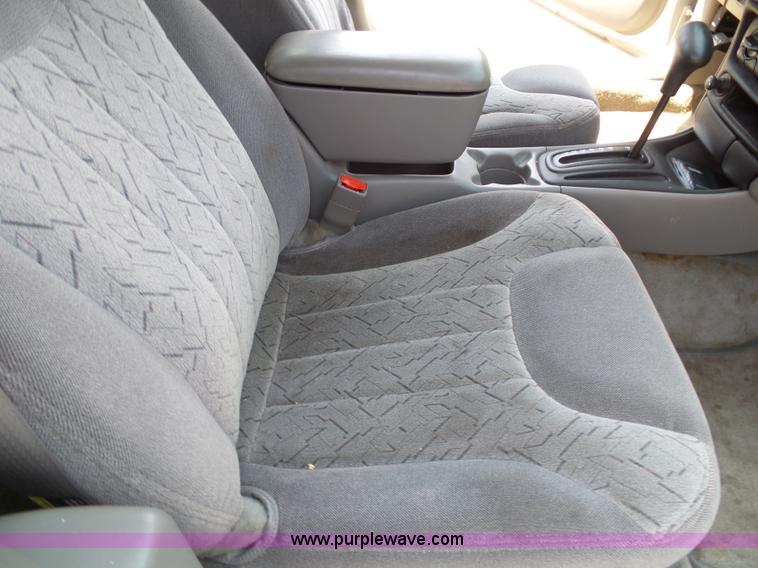 image for item J4901 2002 Chevrolet Malibu LS