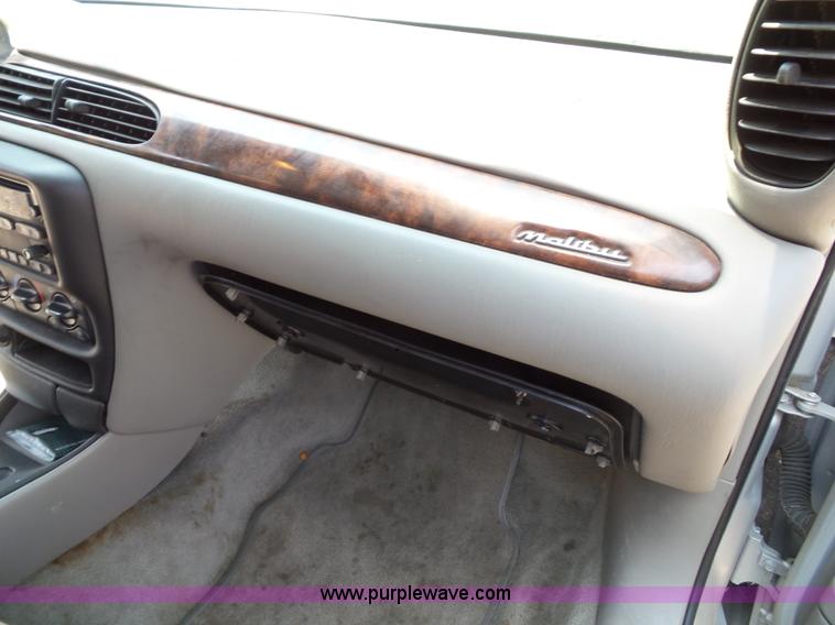 image for item J4901 2002 Chevrolet Malibu LS