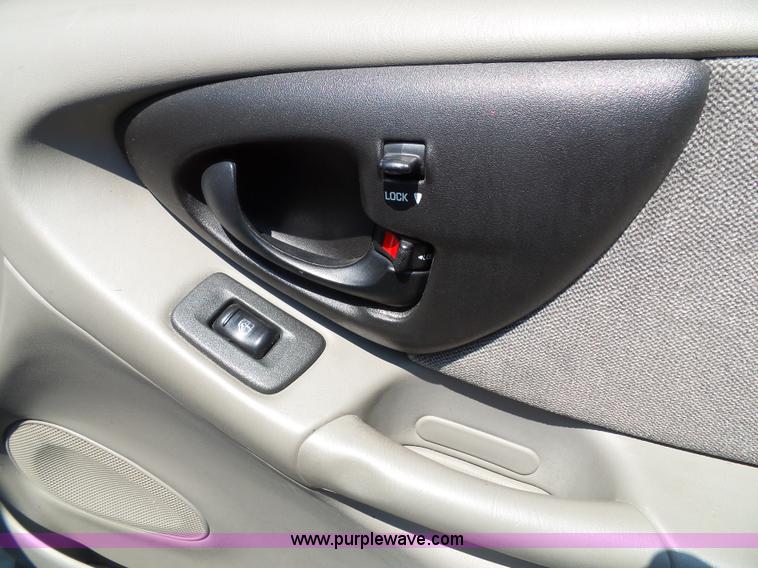 image for item J4901 2002 Chevrolet Malibu LS