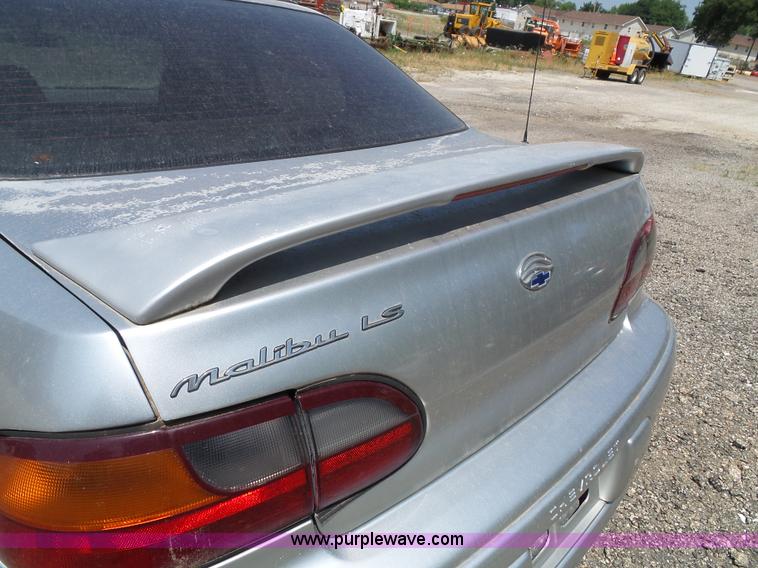image for item J4901 2002 Chevrolet Malibu LS
