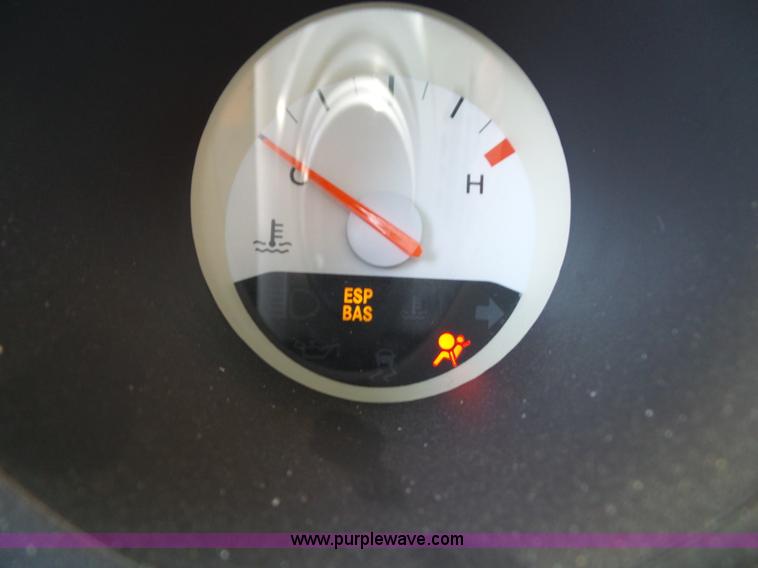 image for item J4902 2005 Dodge Magnum SE