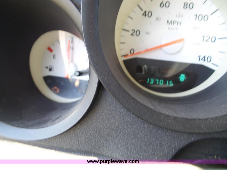 image for item J4902 2005 Dodge Magnum SE