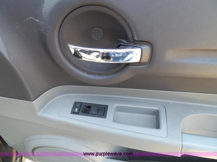 image for item J4902 2005 Dodge Magnum SE