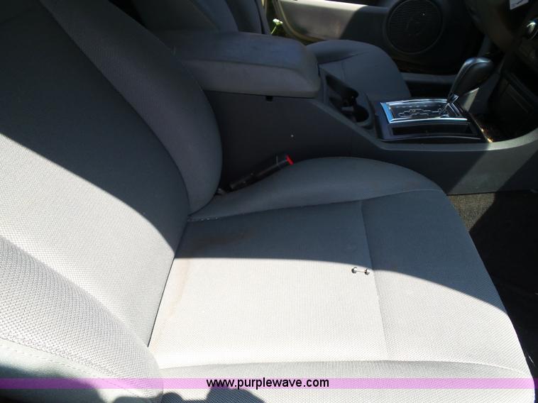 image for item J4902 2005 Dodge Magnum SE