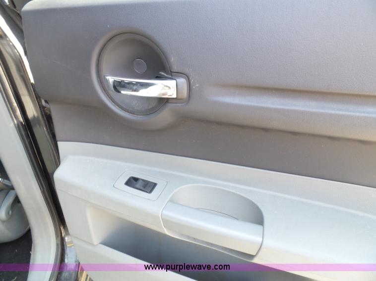 image for item J4902 2005 Dodge Magnum SE