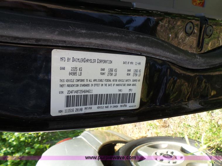 image for item J4902 2005 Dodge Magnum SE