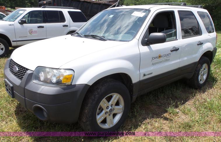image for item J4912 2006 Ford Escape SUV