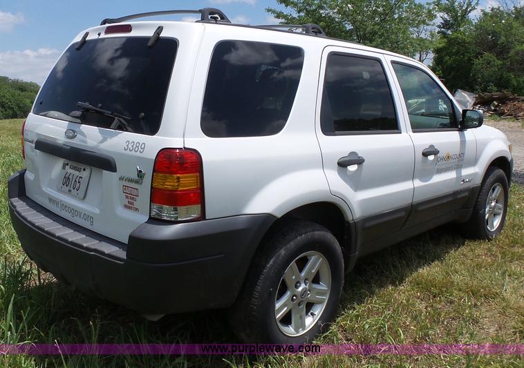 image for item J4912 2006 Ford Escape SUV