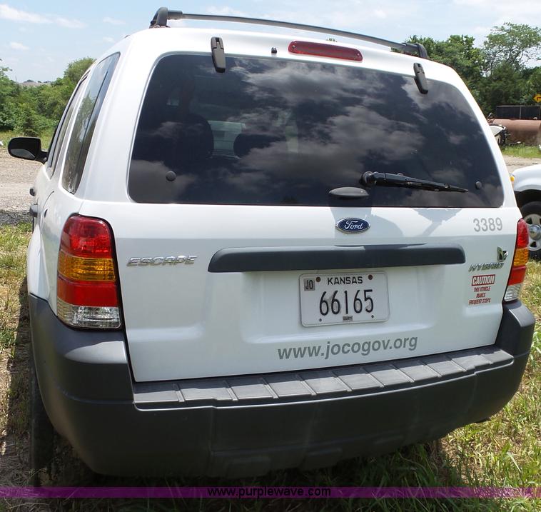 image for item J4912 2006 Ford Escape SUV