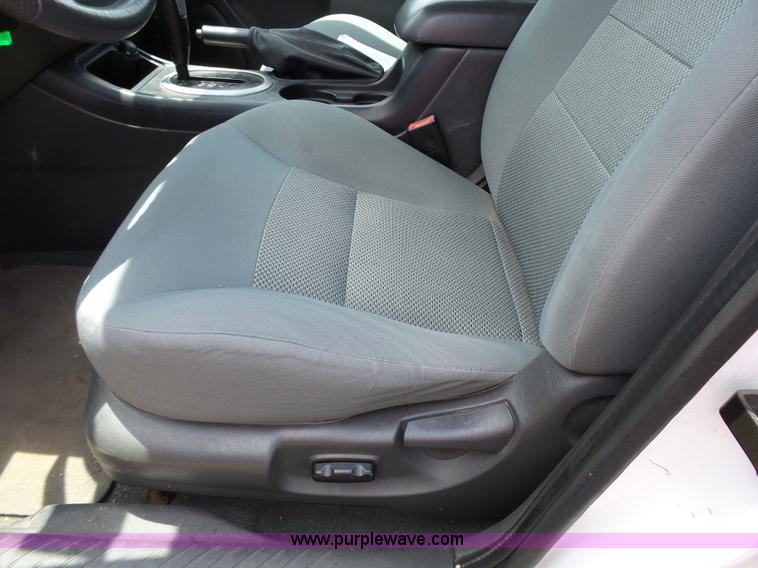 image for item J4912 2006 Ford Escape SUV