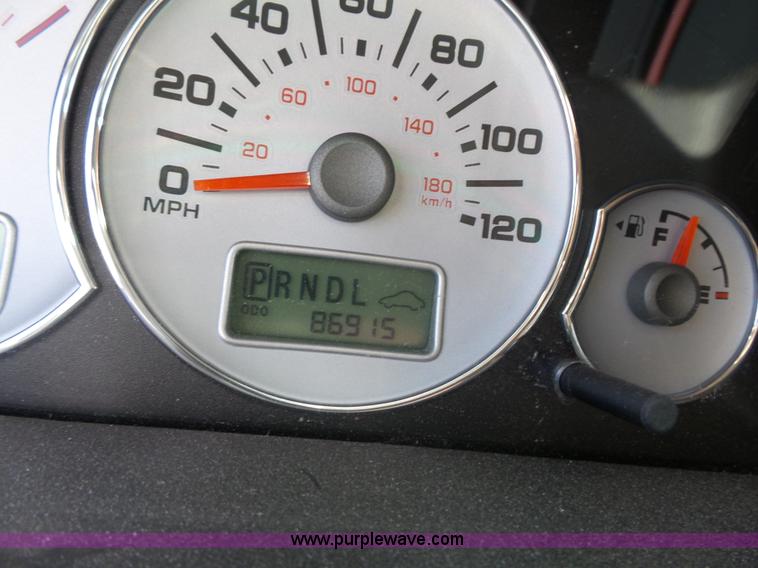 image for item J4912 2006 Ford Escape SUV