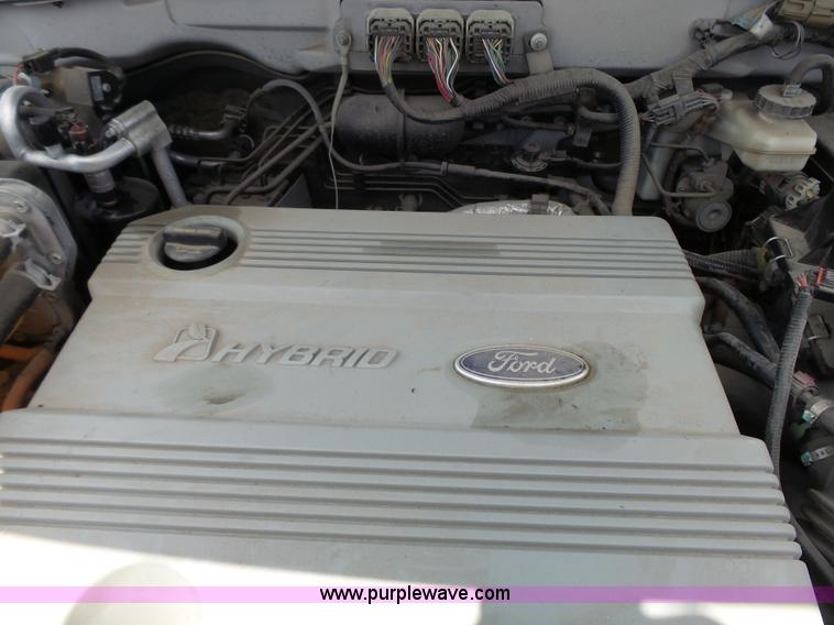 image for item J4912 2006 Ford Escape SUV