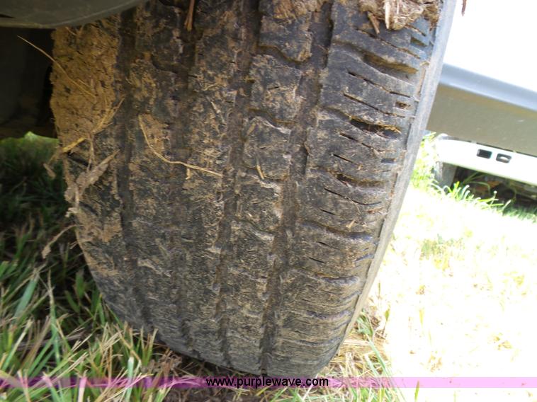 image for item J4912 2006 Ford Escape SUV