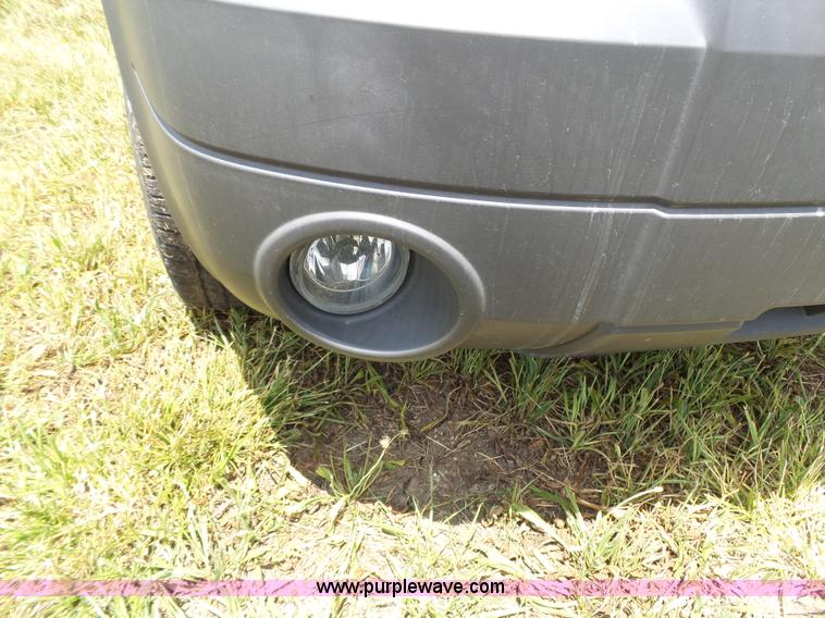 image for item J4912 2006 Ford Escape SUV