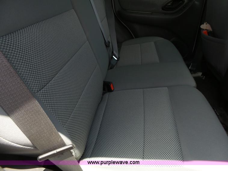 image for item J4912 2006 Ford Escape SUV