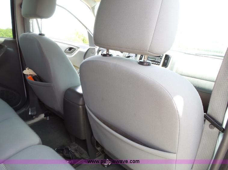 image for item J4912 2006 Ford Escape SUV