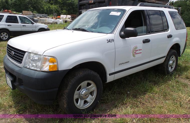 image for item J4914 2005 Ford Explorer SUV