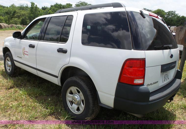 image for item J4914 2005 Ford Explorer SUV