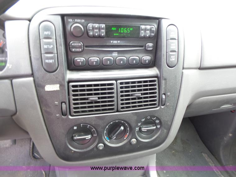 image for item J4914 2005 Ford Explorer SUV