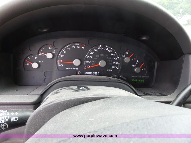 image for item J4914 2005 Ford Explorer SUV