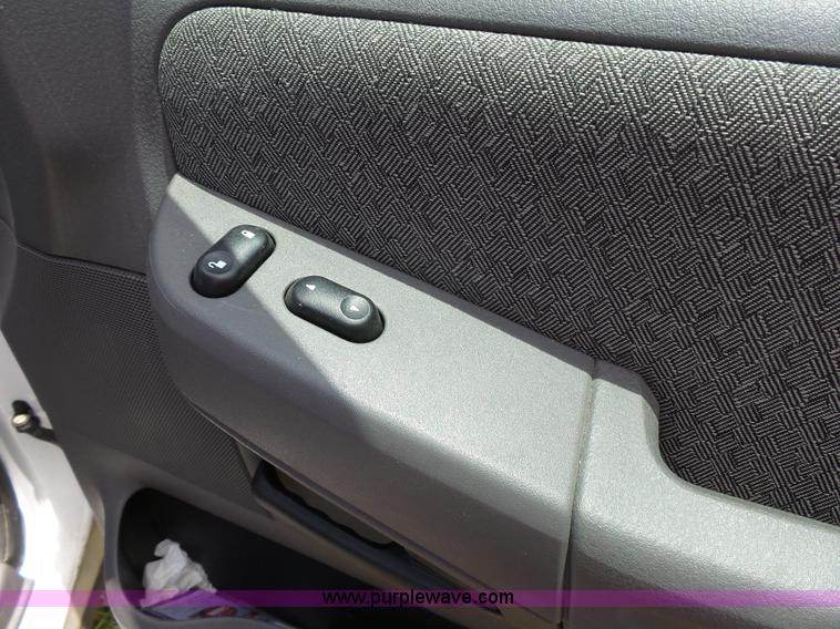 image for item J4914 2005 Ford Explorer SUV