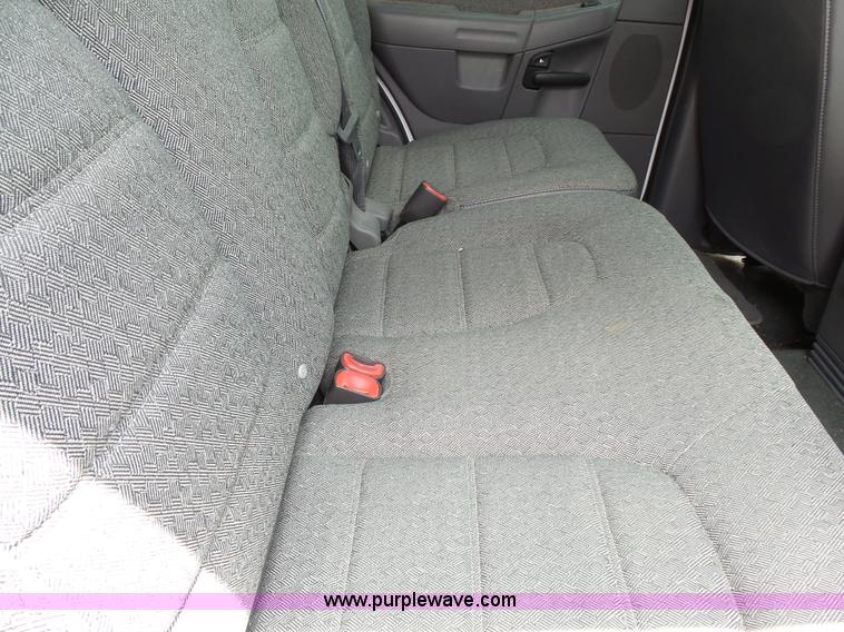 image for item J4914 2005 Ford Explorer SUV