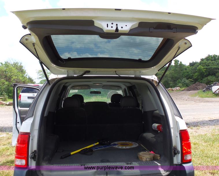 image for item J4914 2005 Ford Explorer SUV