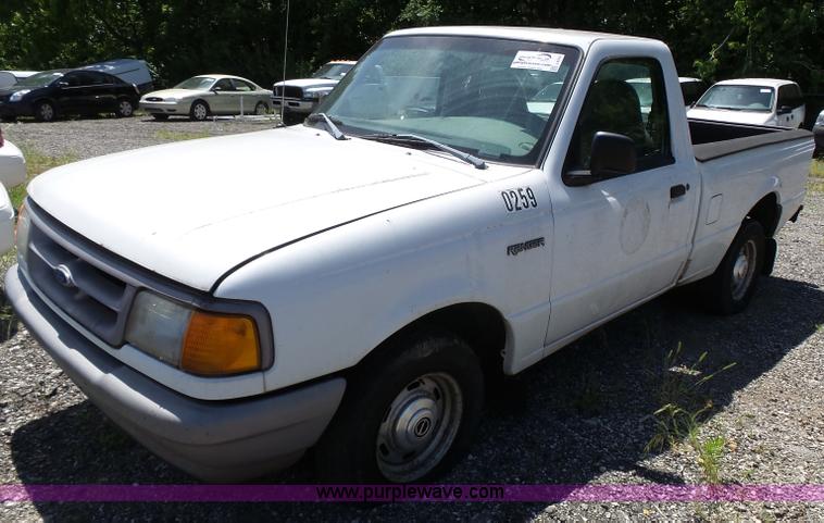 image for item J4919 1997 Ford Ranger pickup truck
