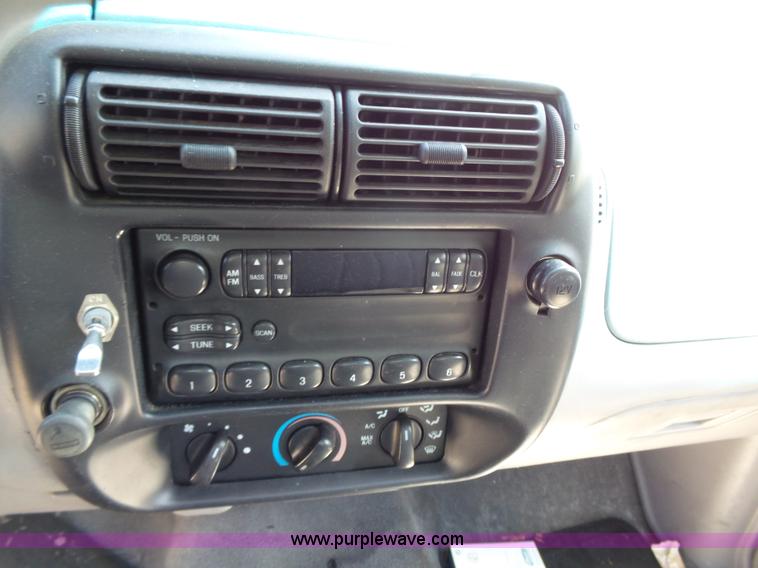 image for item J4919 1997 Ford Ranger pickup truck