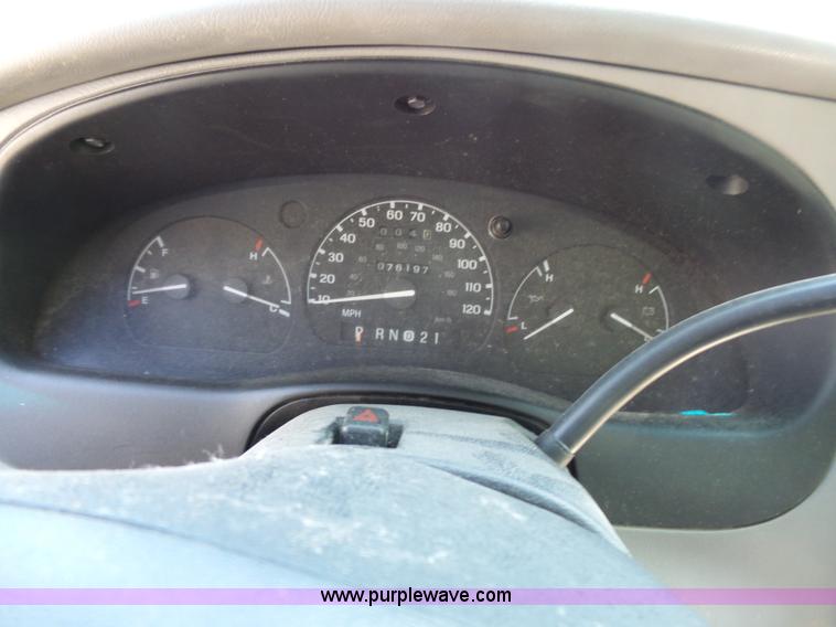 image for item J4919 1997 Ford Ranger pickup truck