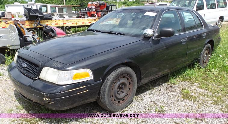 image for item J4920 2005 Ford Crown Victoria Police Interceptor