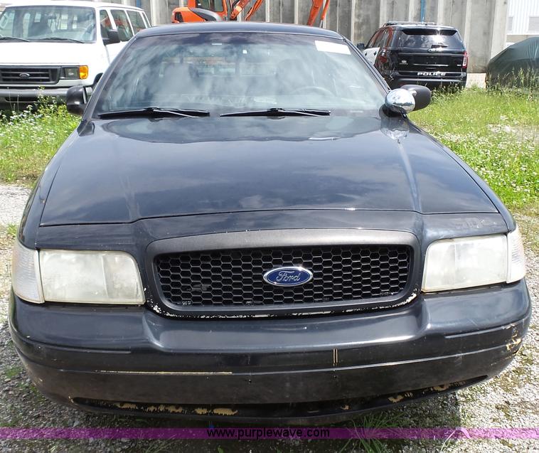 image for item J4920 2005 Ford Crown Victoria Police Interceptor