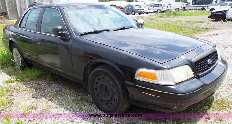 image for item J4920 2005 Ford Crown Victoria Police Interceptor