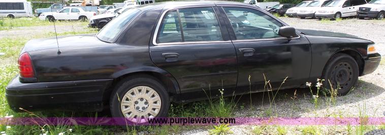 image for item J4920 2005 Ford Crown Victoria Police Interceptor