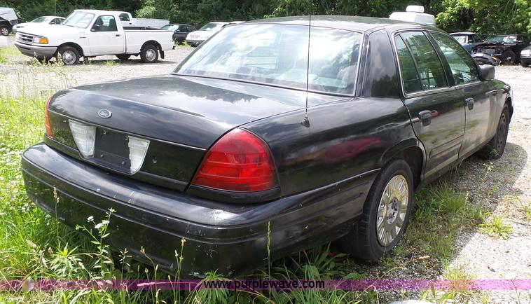 image for item J4920 2005 Ford Crown Victoria Police Interceptor