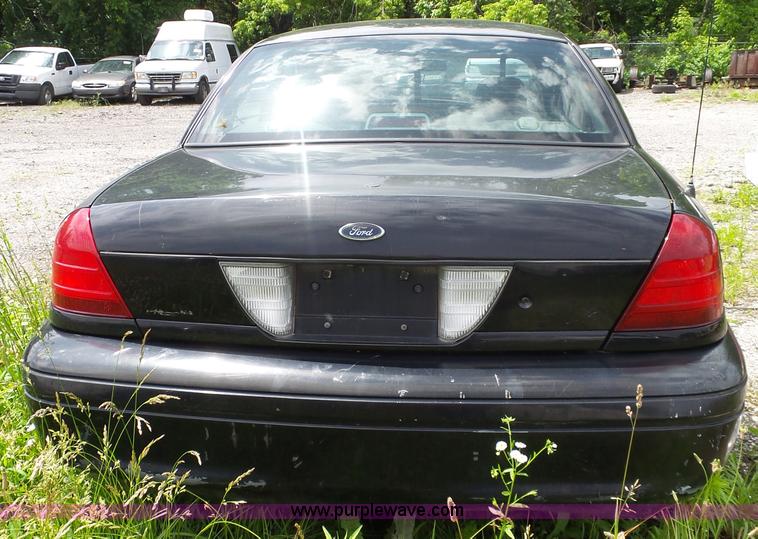 image for item J4920 2005 Ford Crown Victoria Police Interceptor
